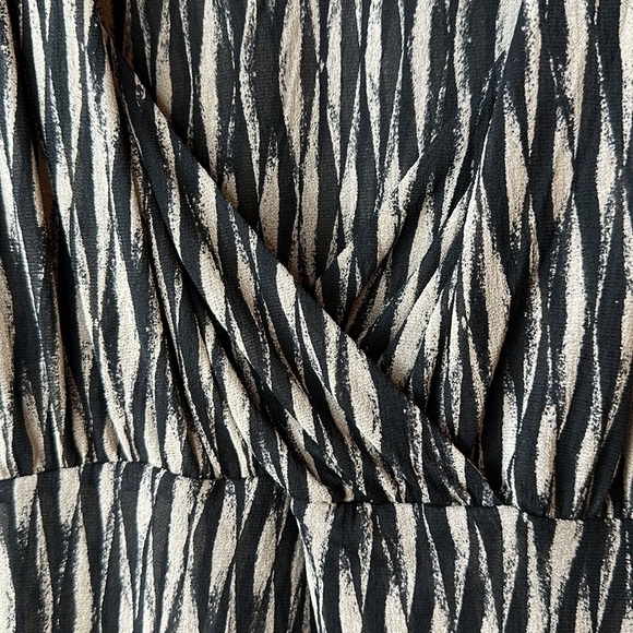 Classiques Entier From Nordstrom Silk Blend Surplice Tank Size Large - Picture 3 of 10